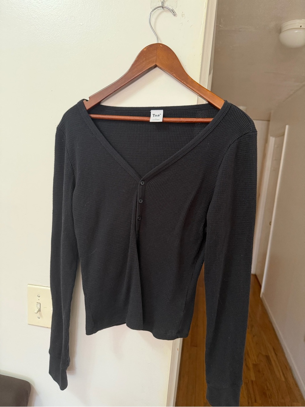 TNA Black Long-Sleeve V-Neck Waffle Henley